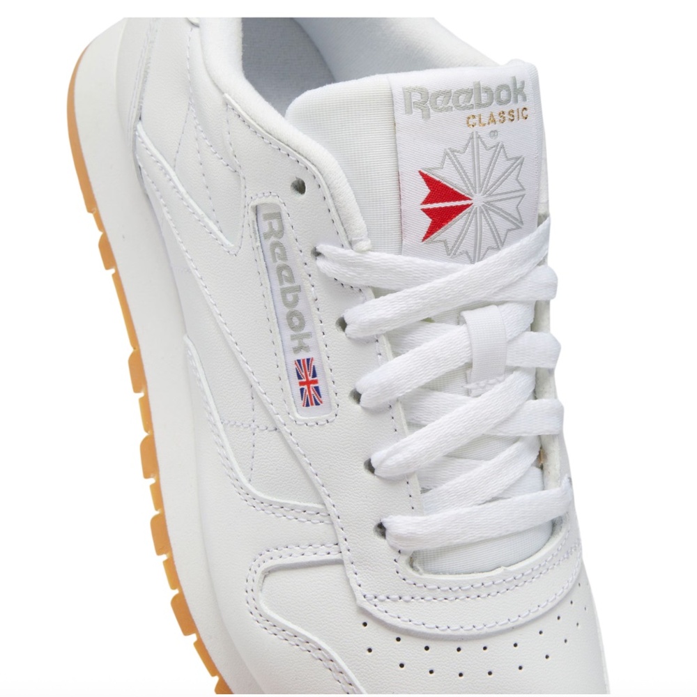 Reebok Women's Classic Leather Shoes (size 9.5) - Picture 2 of 8